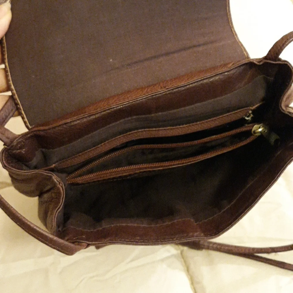 Wilson's Brown Pebble Leather Purse - Picture 5 of 8
